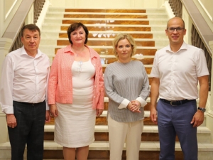 Национальную библиотеку УР посетила министр культуры РФ О. Б. Любимова