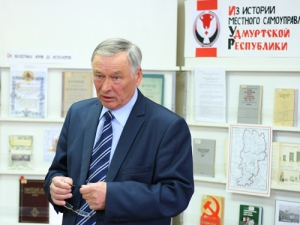 Лекция первого мэра г. Ижевска А. И. Салтыкова в Национальной библиотеке УР